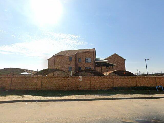 Unit 41, Honeyview Estate, 48 Deysel Road, Honey Park Ext 10, Roodepoort