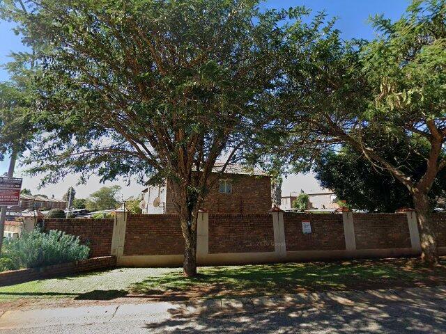 Section 38 Karmel, 511 5 Th Street, Floria Glen Ext 4, Roodepoort