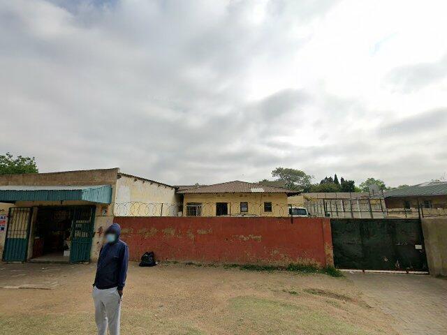 Door 200 Pebble Falls, 407 Graaff Street, Comet Ext 1, Boksburg