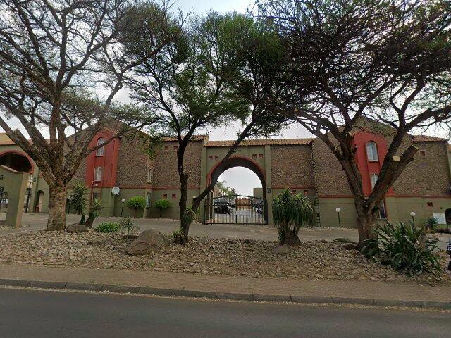 Unit 43 (Door 43) Plaza Mayor, 125 Fouriesburg Street, Rooihuiskraal Noord, Extension 19