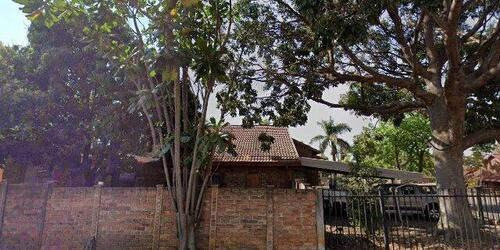 6 Bedroom Property