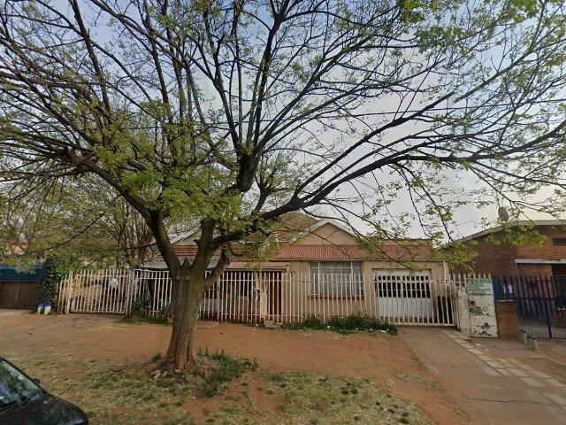 Erf 204 Benoni Township, 58 Newlands Avenue, Benoni