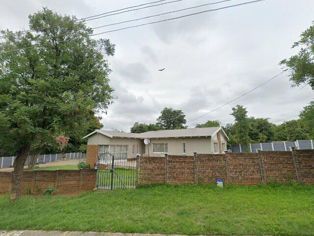 Portion 18 Of Erf 10 East Lynne Township, No: 869 Bergarend Street, East Lynne, Pretoria