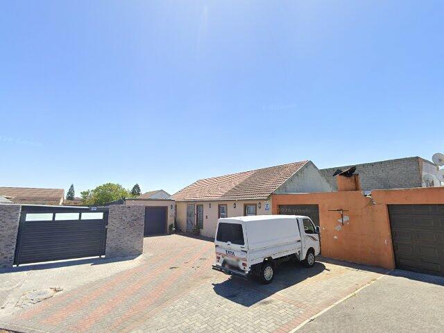 Erf 34 Weltevreden Valley In The City Of Cape Town, Western Cape; Also Known As 14 Tottenham Close, Weltevreden Valley London Village Domicilium Address: 10 Vendicari Street, Somerset West