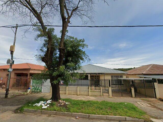 Erf 371 Bezuidenhout Valley Township, 261 7th Avenue, Bezuidenhout Valley