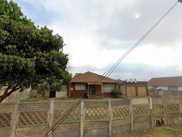 Erf 11 Klopperpsrk Township, 297 Barbara Road, Klopper Park, Germiston