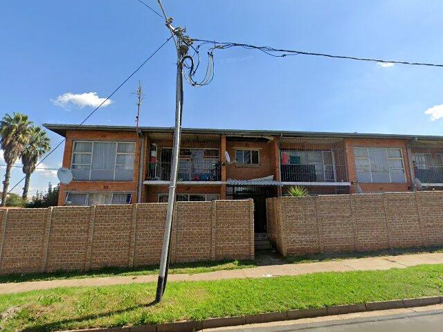 Section 9 Pearl Court, Cnr 9th Avenue & 8th Street, Maraisburg, Roodepoort, Gauteng