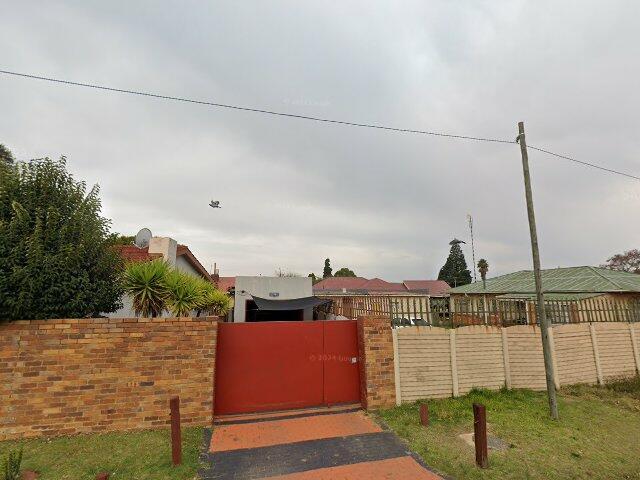 Portion 2 Of Erf 745 Lewisham Township, 10 Lambert Street, Krugersdorp