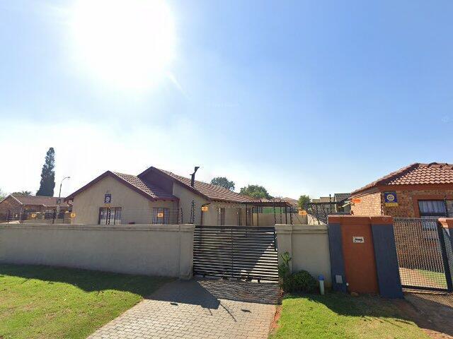 Unit 42 Lemonwood Estate, 1 Natalie Street, Dawn Park Ext 33, Dawn Park Extension 38 Township, Local Authority: City Of Johannesburg