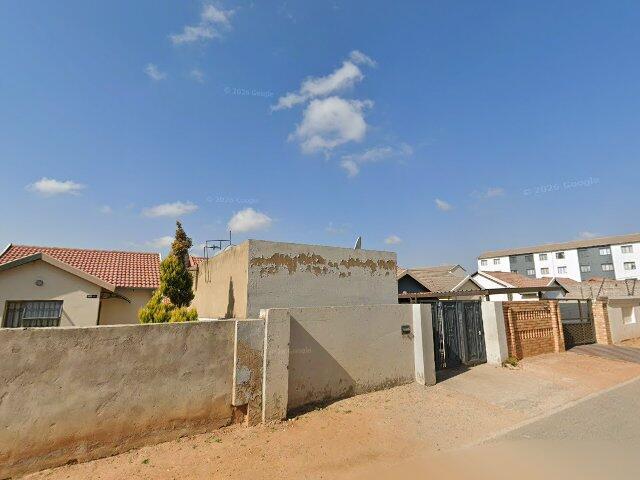 Unit 5 Isiqalo Esisha, 1 Buffalo Thorn Road, Fleurhof Extension 7, Florida