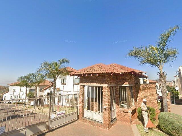 Unit 31 Ridgeway Heights, John Masefield Drive, Mondeor Ext 2