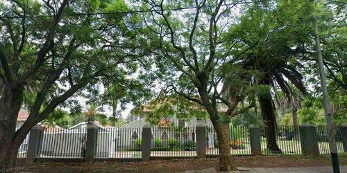 6 Bedroom Property