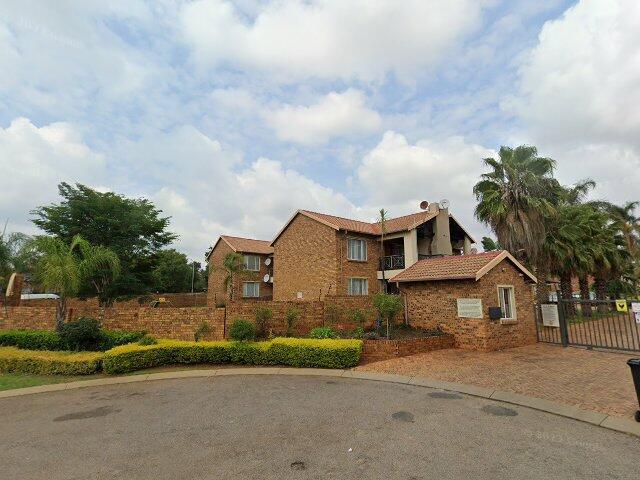 Unit 51 Sunset Boulevard, 39 Logan Avenue, Highveld, Centurion