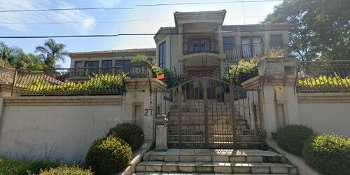5 Bedroom House With Outbuildings