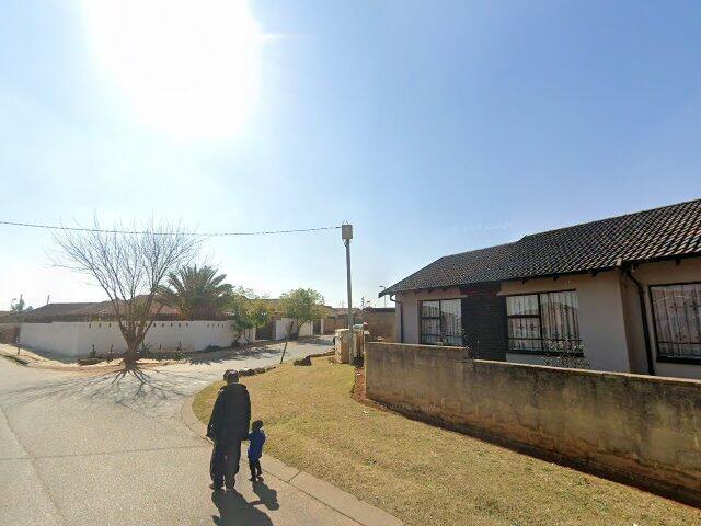 Erf 38219, 64 Leuwauwe Crescent, Protea Glen Ext 44, Protea North