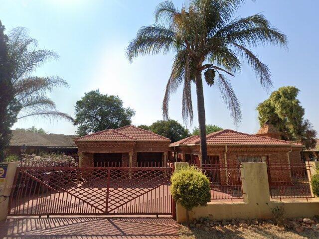 Section No. 174 As Shown And More Fully Described On Sectional Plan No. Ss313/2016, In The Scheme Known As Morgenhof, Situated At Hesteapark Ext 19, 582;0, City Of Tshwane Metropolitan Municipality, Known As Unit 174 Morgenhof Body Corporate, Waterbok Street, Hesteapark Extension 19, Akasia
