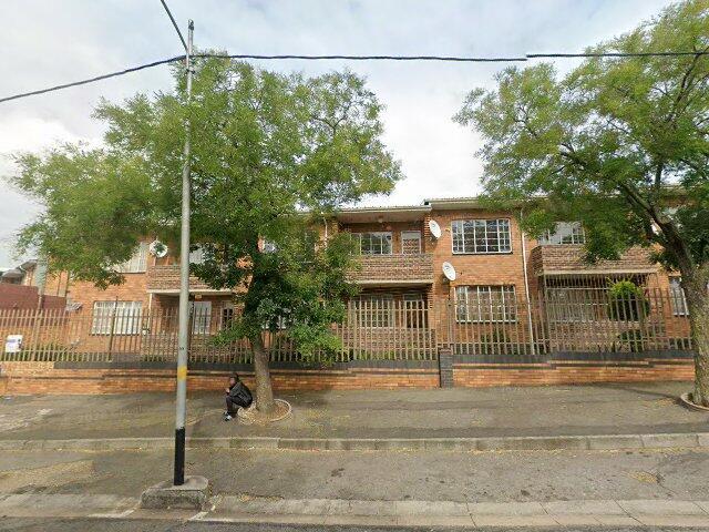 Unit 18 Sarie Heights, 24 Porter Road, Sunnyridge, Germiston