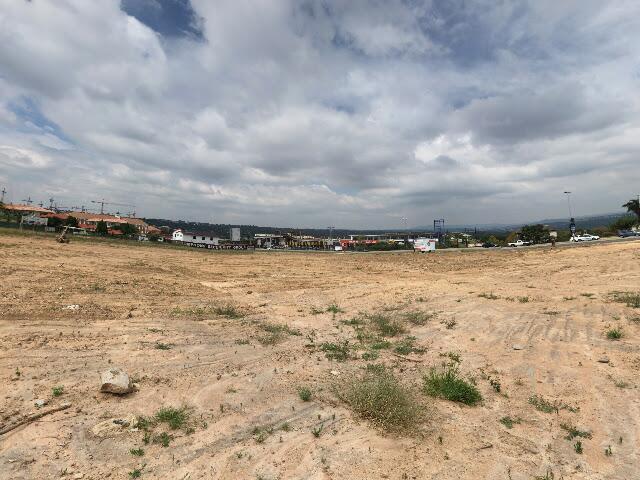 Section No. 194 As Shown And More Fully Described On Sectional Plan No. Ss563/2013 In The Scheme Known As The Paddocks In Respect Of The Land And Building Or Buildings Situated At Fourways Ext 50 And Fourways Ext 59 Township, Local Authority: City Of Johannesburg Metropolitan Municipality; Also Known As 194 The Paddocks, 3431 Winnie Madikizela Mandela Drive, Fourways Ext 59
