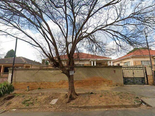 Portion 1 Of Erf 575 Rosettenville Township, 90 Victoria Street, Rosettenville, Johannesburg