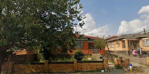 7 Bedroom House