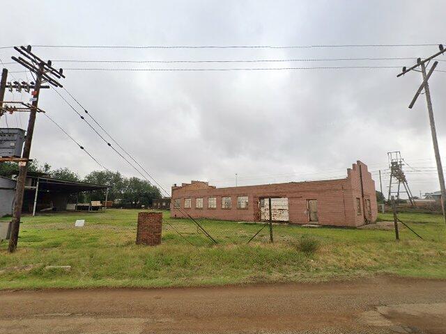 Section 1 As Shown On Sectional Plan Ss10/2015 In The Scheme Known As Eloff Square In Respect Of The Land And Buildings Situated At Erf 1010, Eloff, Local Authority: Victor Khanye Local Municipality