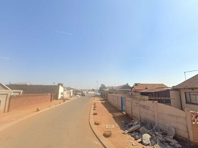 Section 21 (Door No. 48) Gleneagles, Cnr Hunters' Road And First Street, Northwold Ext 13, Randburg
