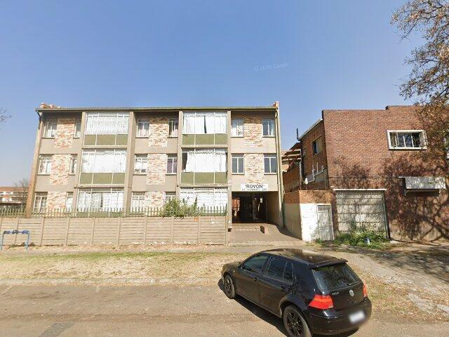 Section No. 13, Scheme Known As Rovon, Benoni Township, Local Authority: Ekurhuleni Metropolitan Municipality (Also Known As Unit 13 (Door 14) Rovon, 57 Howard Avenue, Benoni, Gauteng)