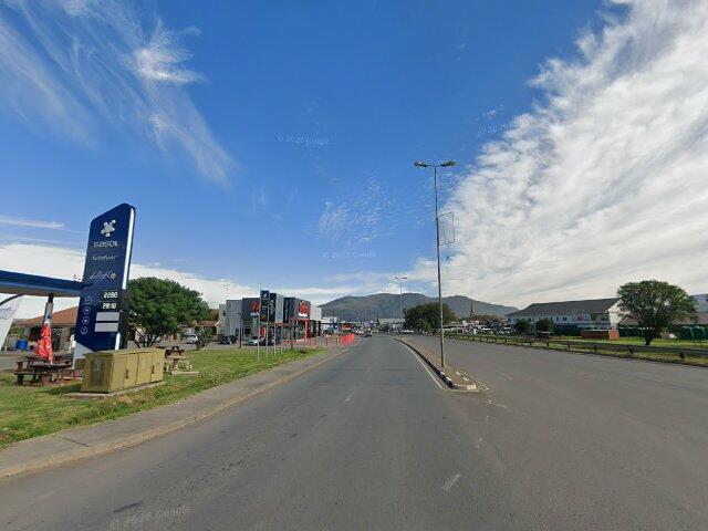 Erf 2400 Queenstown, Situated In The Enoch Mgijima Local Municipality Division Of Queenstown, Province Of The Eastern Cape, At 40 Hangklip Road, Queenstown