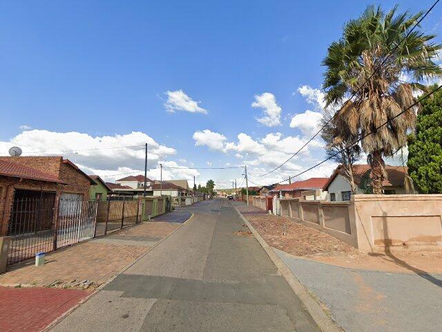 Erf 8915 Mabopane M Extension 2 Township, Registration Division J.R., Province Of North West, Also Known As 8915 Sekwenqe Street, Mabopane Unit M Extension 2