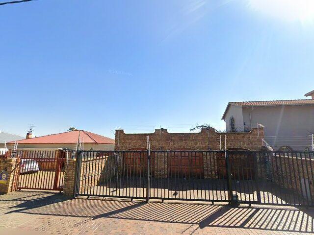 Erf 77 The Hill Township, Registration Division I.R., Province Of Gauteng, Being 75 3 Rd Street, The Hill, Johannesburg