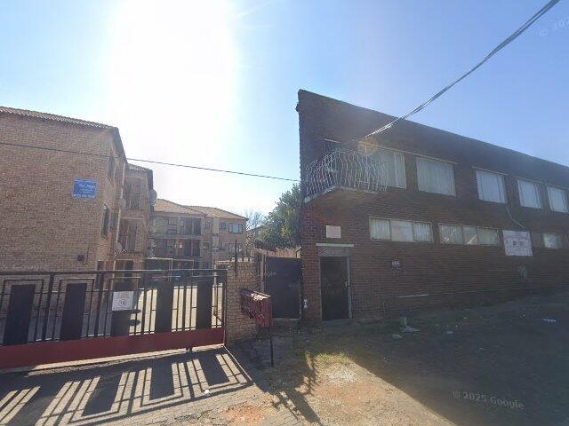Unit 10 Payne Heights, 15 Payne Street, Witpoortjie