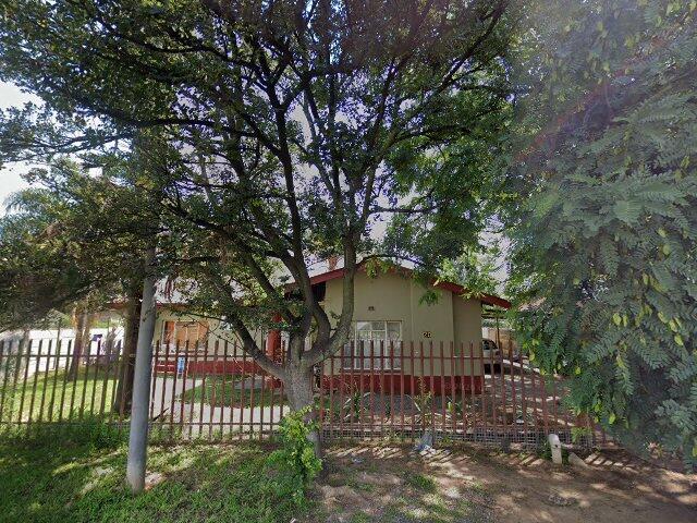 Section Number 2 As Shown And More Fully Described On Sectional Plan No. Ss1011/05, In The Scheme Known As 20 A Buiten Street In Respect Of The Land And Building Or Buildings Situated At Portion 4 Of Erf 565 In The Rustenburg Township, Local Authority: Rustenburg