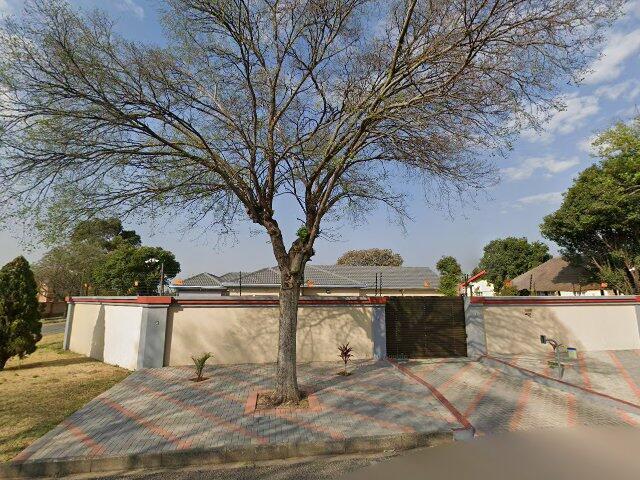 Unit 57 Pebble Falls, 11 Graaf Avenue, Comet Ext 1