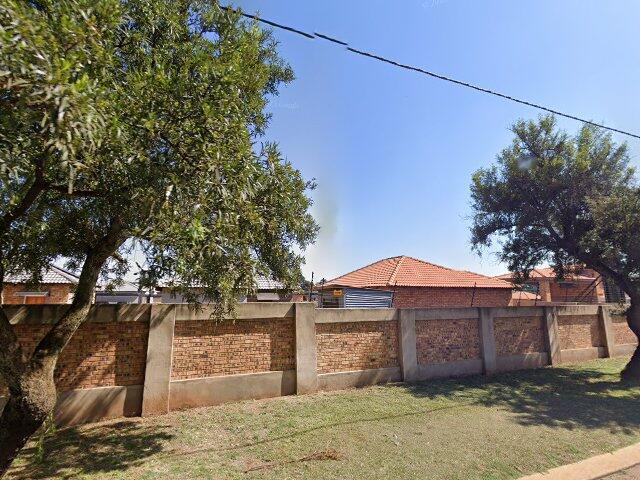 Portion 165 Of Erf 325 Daggafontein Township, 165 Eastwood Manor, 1 Bokmakierie Road, Daggafontein, Springs