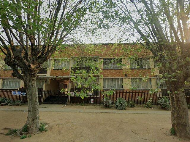 Section 19 (Door/Unit No 20) Lisbon Court, 32 Turvey Street (Cnr 118 Woburn Avenue), Benoni