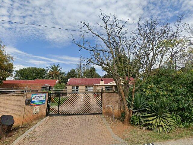 Section No. 4, Scheme Chateau, Randparkrif Extension 51 Township, Unit 04 Chateau, 14 Wilves Street, Randpark Ridge Extension