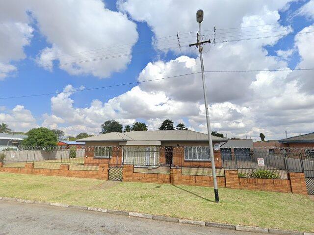 Erf 326 Homelake Township, 16 Ewart Road, Homelake, Randfontein, 1759