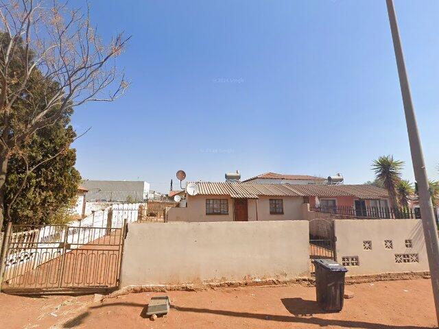 Erf 9011 Lenasia Extension 10 Township, Registration Division I.Q., The Province Of Gauteng; Situated At 39 Flinders Crescent, Lenasia