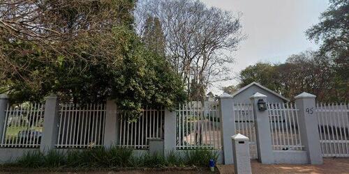 4 Bedroom House With Cottage