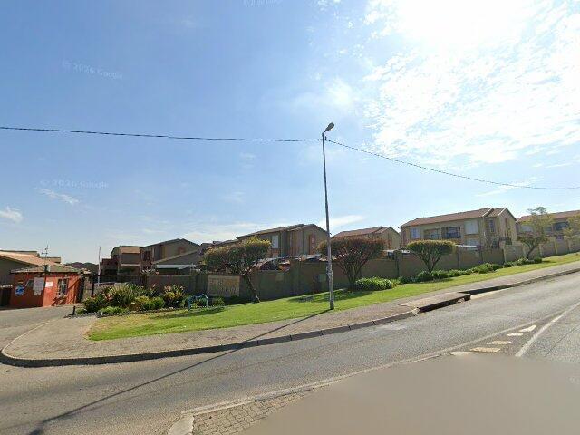 Section No. 64 In The Scheme Known As Caraway, 64 Caraway, Zeiss Road, Honeydew Grove Ext 4, Roodepoort