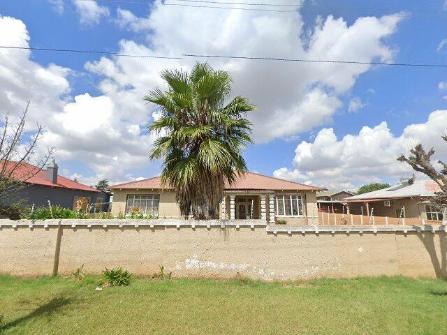 Erf 136, Homelake Township, Registration Division I.Q., Gauteng; 50 Elaine Avenue, Homelake, Randfontein