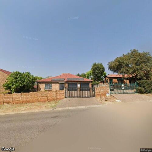Section 4012, Sectional Plan No. Ss22/00267, Scheme Known As Galloway, Irene Extension 195 Township, City Of Tshwane Metropolitan Municipality, Also Known As 4012 Stansted Street, Irene Ext 195, Centurion thumbnail