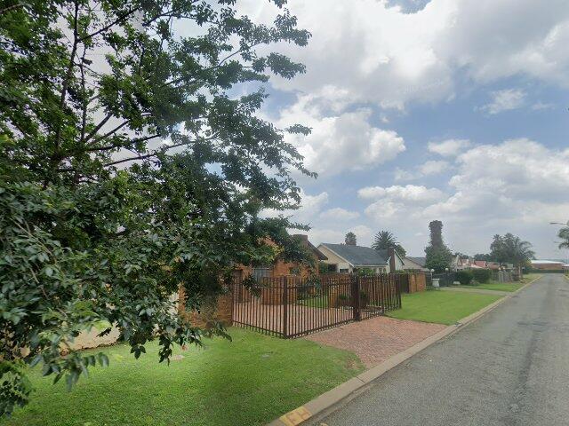 Erf 368 Petersfield Extension 1 Township, Registration Division I.R., Province Of Gauteng, Being 6 Olifants Avenue, Petersfield Ext 1