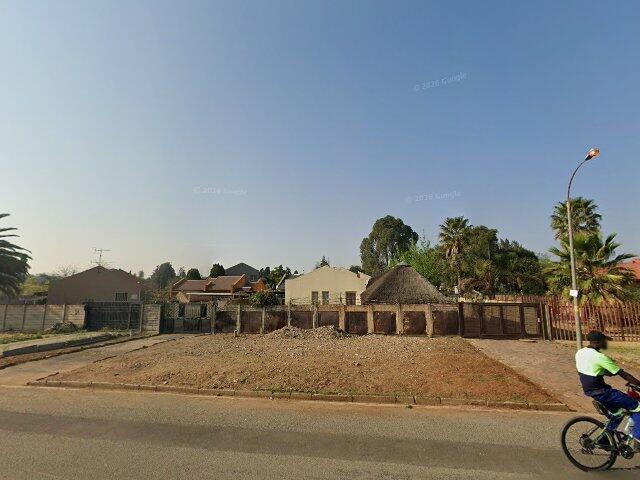 Portion 8 Of Erf 702 Cresslawn Township, Registration Division I.R., Province Of Gauteng (Also Known As: 12 Gemsbok Street, Cresslawns, Kempton Park, Gauteng)