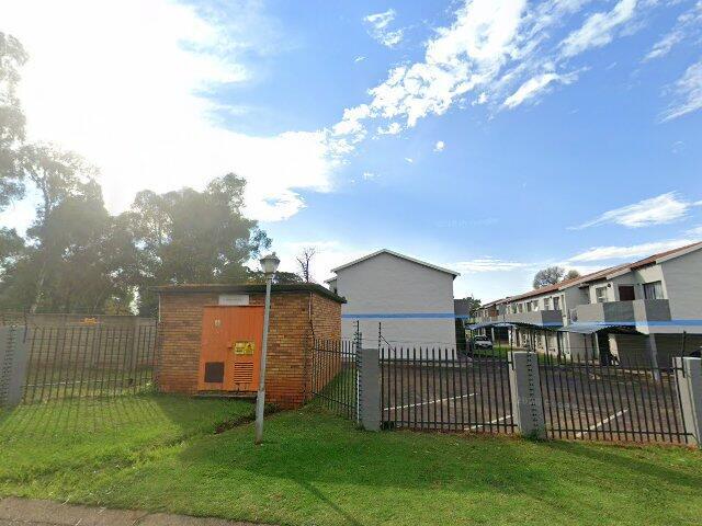 Section No. 55, Fairway View, Unit 55 Fairway View, 2 Saint Andrew Street, Pollak Park Ext 5, Springs, 1559