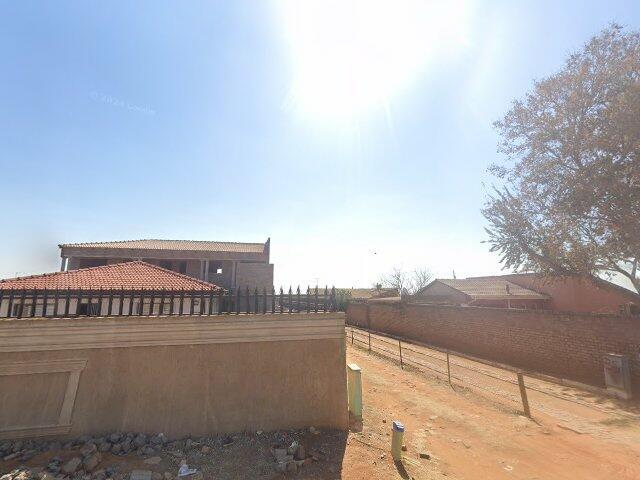 Erf 9200 Lenasia Extension 10 Township, Registration Division I.Q., Province Of Gauteng, Being 1 Nile Street, Lenasia Ext 10