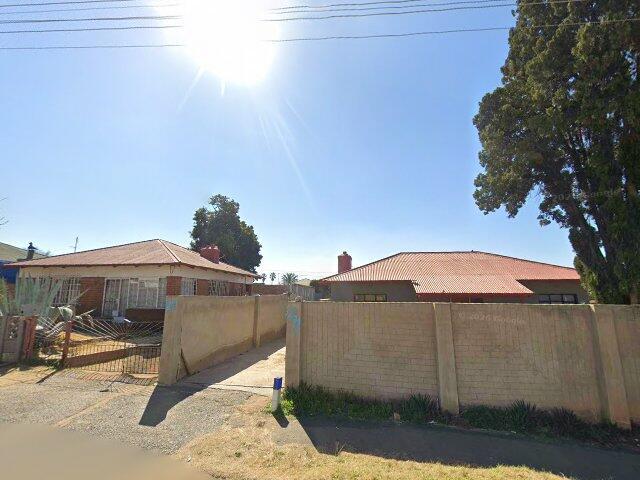 Erf 667 South Hills Extension 1 Township, Registration Division I.R., Province Of Gauteng, 25 Holmdene Road, South Hills Extension 1, Johannesburg, Gauteng