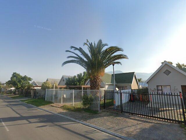 Erf 18344 Worcester In The Breede Valley Municipality; Division Of Worcester Province Of The Western Cape, Also Known As 48 Govender Street, Somersetpark, Worcester, Western Cape Province
