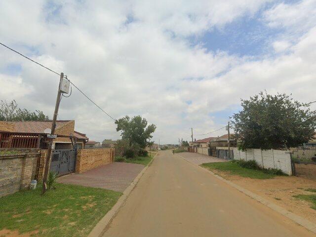 Portion 734 (A Portion Of Portion 1) Of Erf 233 Klippoortje Agrigultural Lots, 84 Dragon Street, Klippoortje Agricultural Lots