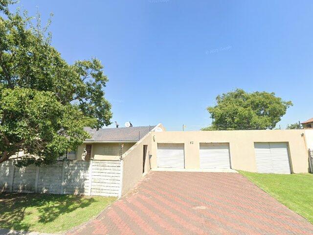 Erf 6323 Secunda Extension 15 Township, Registration Division I.S., Province Of Mpumalanga (Also Known As 41 Paardekraal Street, Secunda, Mpumalanga)